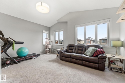 8 Treble Landing, Spruce Grove, AB - Indoor Photo Showing Living Room