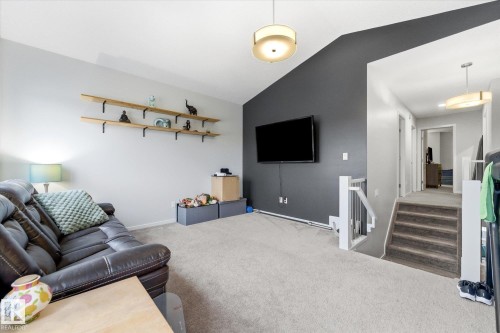 8 Treble Landing, Spruce Grove, AB - Indoor Photo Showing Living Room