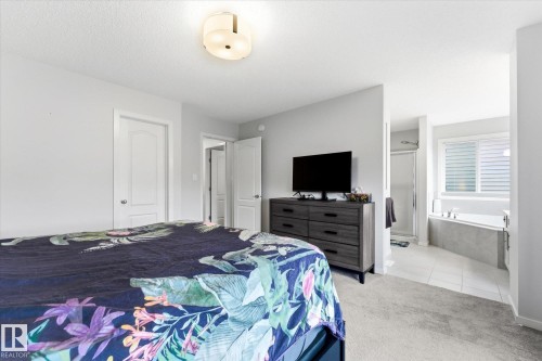 8 Treble Landing, Spruce Grove, AB - Indoor Photo Showing Bedroom