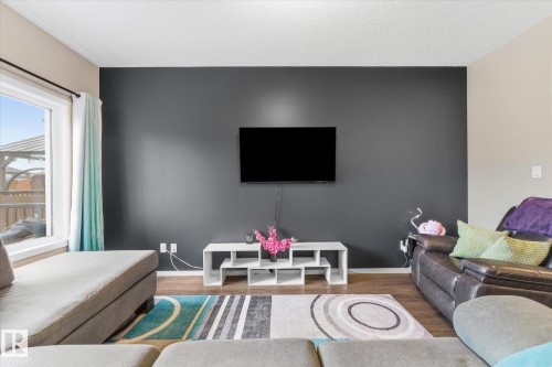 8 Treble Landing, Spruce Grove, AB - Indoor Photo Showing Living Room