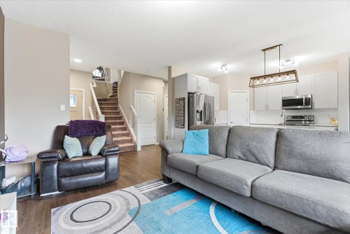 8 Treble Landing, Spruce Grove, AB - Indoor Photo Showing Living Room
