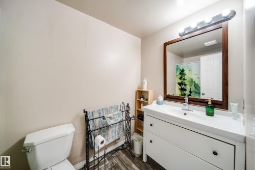 21 18010 98 Avenue, Edmonton, AB - Indoor Photo Showing Bathroom