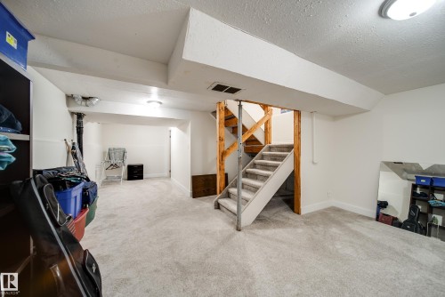 21 18010 98 Avenue, Edmonton, AB - Indoor
