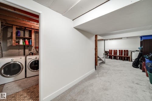 21 18010 98 Avenue, Edmonton, AB - Indoor Photo Showing Laundry Room