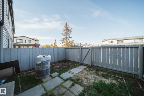 21 18010 98 Avenue, Edmonton, AB - Outdoor