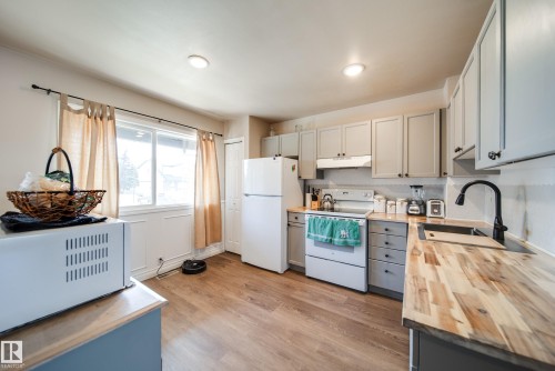 21 18010 98 Avenue, Edmonton, AB - Indoor Photo Showing Kitchen