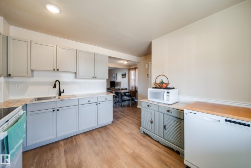 21 18010 98 Avenue, Edmonton, AB - Indoor Photo Showing Kitchen