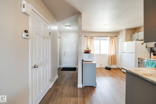 21 18010 98 Avenue, Edmonton, AB - Indoor