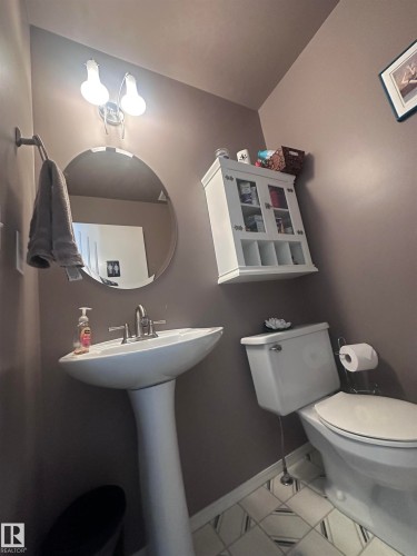 1636 Jamha Road, Edmonton, AB - Indoor Photo Showing Bathroom