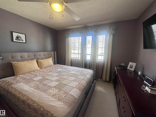 1636 Jamha Road, Edmonton, AB - Indoor Photo Showing Bedroom