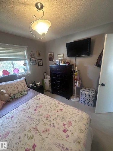 1636 Jamha Road, Edmonton, AB - Indoor Photo Showing Bedroom