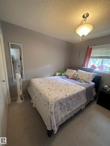 1636 Jamha Road, Edmonton, AB - Indoor Photo Showing Bedroom