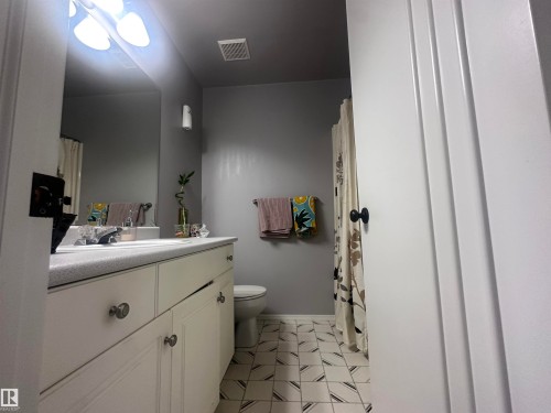 1636 Jamha Road, Edmonton, AB - Indoor Photo Showing Bathroom