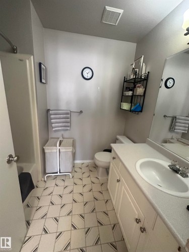 1636 Jamha Road, Edmonton, AB - Indoor Photo Showing Bathroom