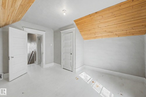 11634 123 Street, Edmonton, AB - Indoor