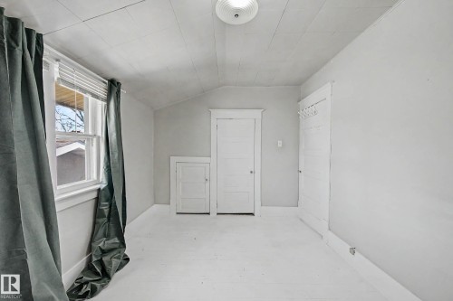 11634 123 Street, Edmonton, AB - Indoor Photo Showing Other Room