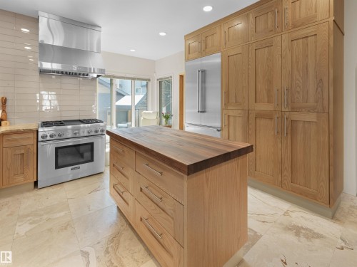 10725 University Avenue, Edmonton, AB - Indoor Photo Showing Kitchen