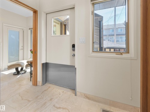 10725 University Avenue, Edmonton, AB - Indoor Photo Showing Other Room