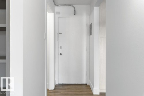 101 8604 Gateway Boulevard, Edmonton, AB - Indoor Photo Showing Other Room