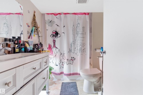 12758 117 Street, Edmonton, AB - Indoor Photo Showing Bathroom