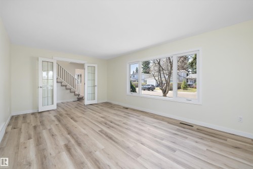 4207 113 Street, Edmonton, AB - Indoor