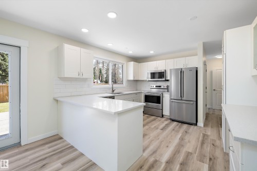 4207 113 Street, Edmonton, AB - Indoor Photo Showing Kitchen