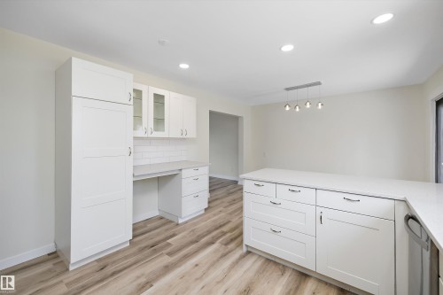 4207 113 Street, Edmonton, AB - Indoor