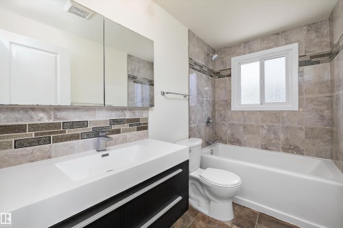 4207 113 Street, Edmonton, AB - Indoor Photo Showing Bathroom