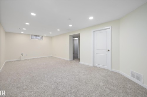 4207 113 Street, Edmonton, AB - Indoor