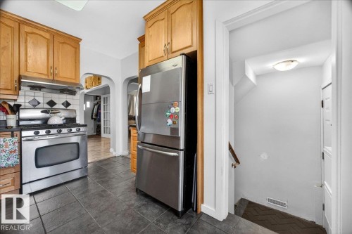 11645 125 Street, Edmonton, AB - Indoor Photo Showing Kitchen