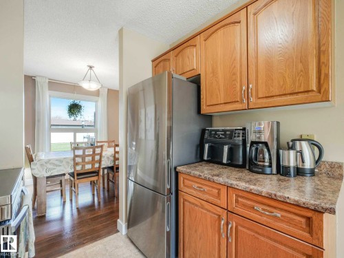 1809 Mill Woods Road E, Edmonton, AB - Indoor Photo Showing Kitchen