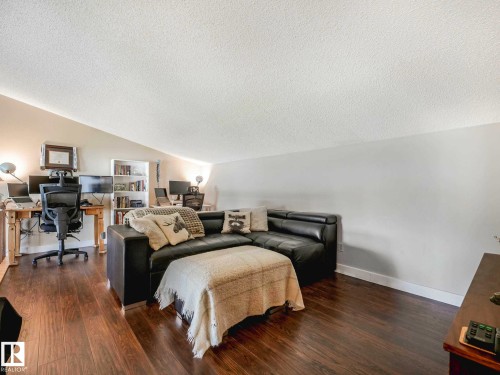 1809 Mill Woods Road E, Edmonton, AB - Indoor Photo Showing Bedroom
