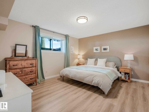 1809 Mill Woods Road E, Edmonton, AB - Indoor Photo Showing Bedroom