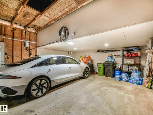 1809 Mill Woods Road E, Edmonton, AB - Indoor Photo Showing Garage