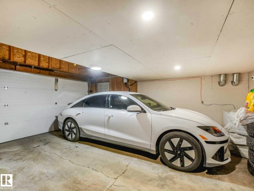 1809 Mill Woods Road E, Edmonton, AB - Indoor Photo Showing Garage