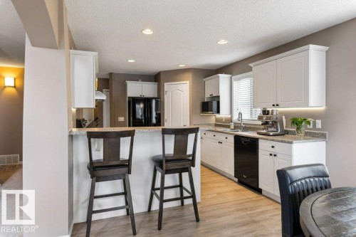 39 Haviland Crescent, St. Albert, AB - Indoor Photo Showing Kitchen