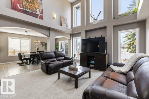 39 Haviland Crescent, St. Albert, AB - Indoor Photo Showing Living Room