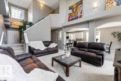39 Haviland Crescent, St. Albert, AB - Indoor Photo Showing Living Room
