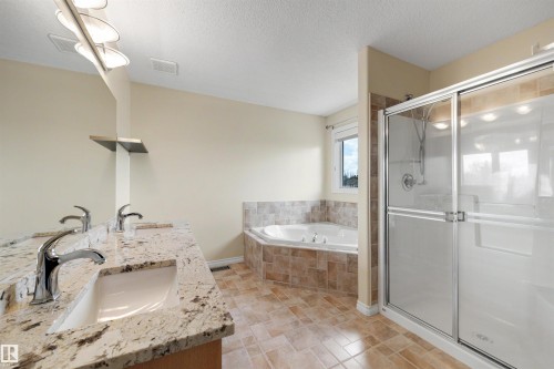 223 Ormsby Road E, Edmonton, AB - Indoor Photo Showing Bathroom