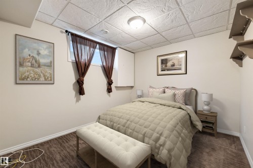 223 Ormsby Road E, Edmonton, AB - Indoor Photo Showing Bedroom
