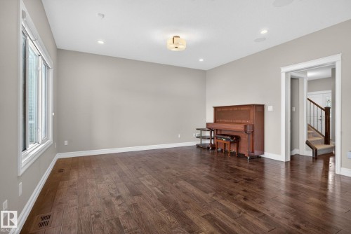 5928 19 Avenue, Edmonton, AB 