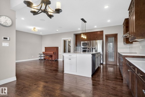 5928 19 Avenue, Edmonton, AB 