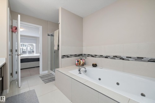 504 Sturtz Link, Leduc, AB - Indoor Photo Showing Bathroom
