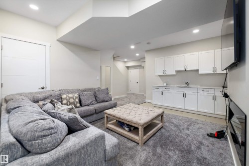 504 Sturtz Link, Leduc, AB - Indoor