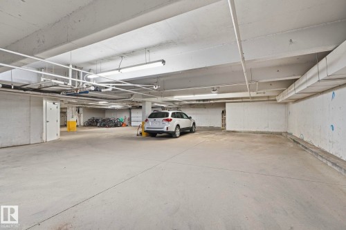 204 10827 85 Avenue, Edmonton, AB - Indoor Photo Showing Garage
