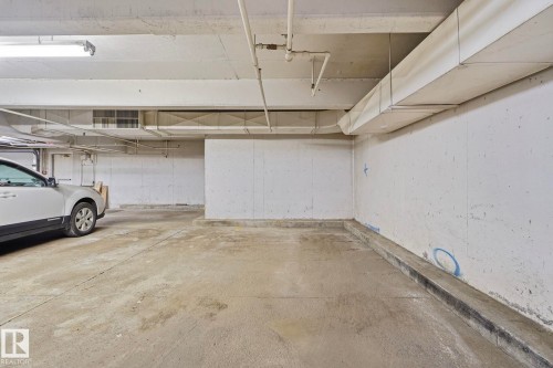 204 10827 85 Avenue, Edmonton, AB - Indoor Photo Showing Garage