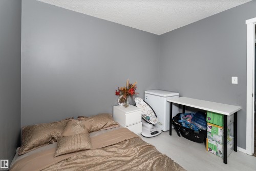 117 3207 James Mowatt Trail, Edmonton, AB - Indoor Photo Showing Bedroom
