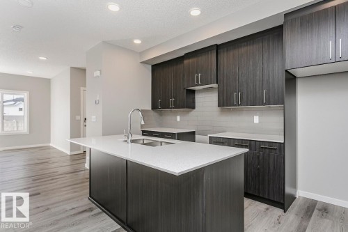314 Hawthorn Way, Leduc, AB - Indoor Photo Showing Kitchen With Upgraded Kitchen