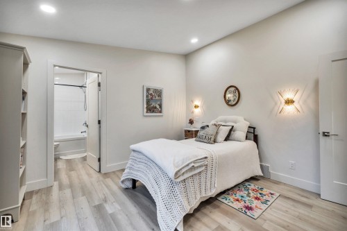 37 Glenmore Crescent, St. Albert, AB - Indoor Photo Showing Bedroom