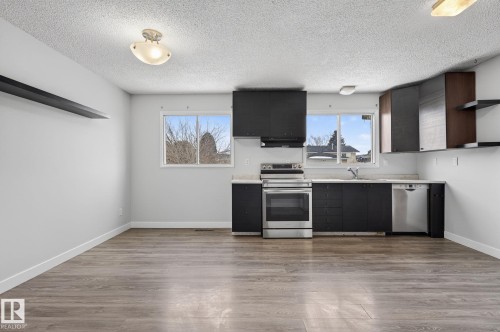 6714 149 Avenue, Edmonton, AB - Indoor Photo Showing Kitchen